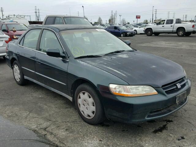 1HGCG6655YA021187 - 2000 HONDA ACCORD LX GREEN photo 1