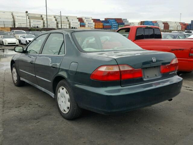 1HGCG6655YA021187 - 2000 HONDA ACCORD LX GREEN photo 3