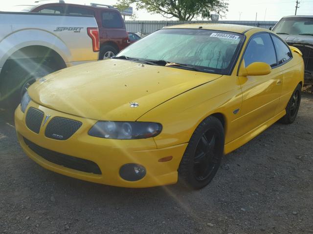 6G2VX12G34L214882 - 2004 PONTIAC GTO YELLOW photo 2