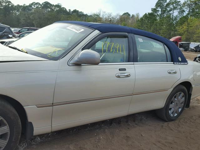 1LNHM83W33Y632790 - 2003 LINCOLN TOWN CAR C BEIGE photo 9