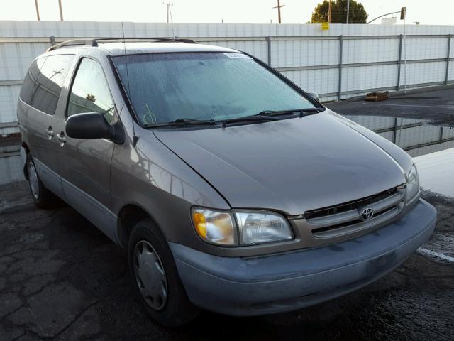 4T3ZF13C8XU115582 - 1999 TOYOTA SIENNA LE GRAY photo 1