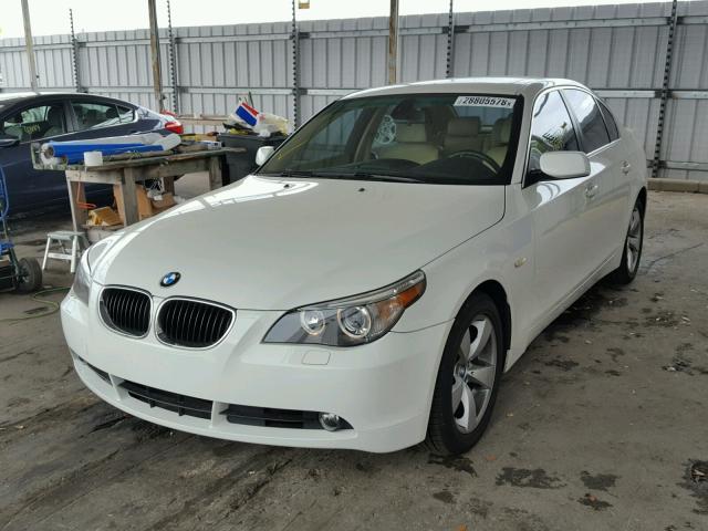 WBANA73555CR59660 - 2005 BMW 530 I WHITE photo 2