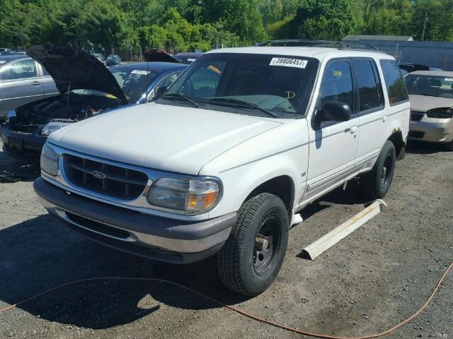 1FMZU35P2WUD23689 - 1998 FORD EXPLORER WHITE photo 2