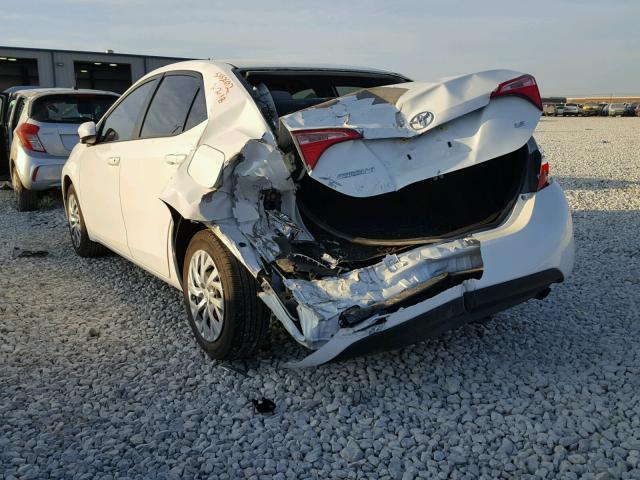 5YFBURHEXHP605226 - 2017 TOYOTA COROLLA L WHITE photo 3