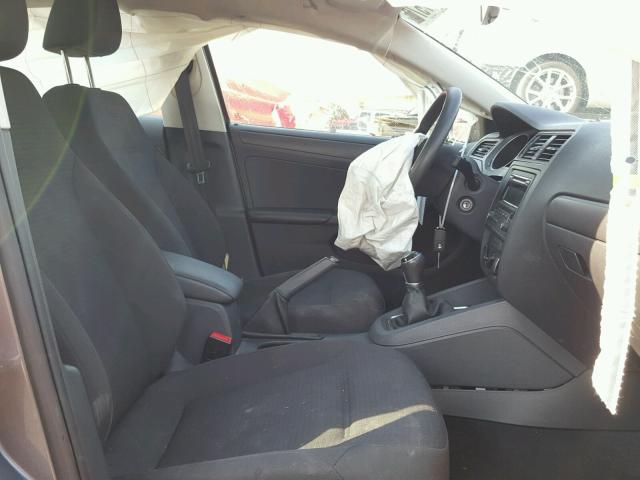 3VW1K7AJ4FM319631 - 2015 VOLKSWAGEN JETTA BASE 灰色 照片 5