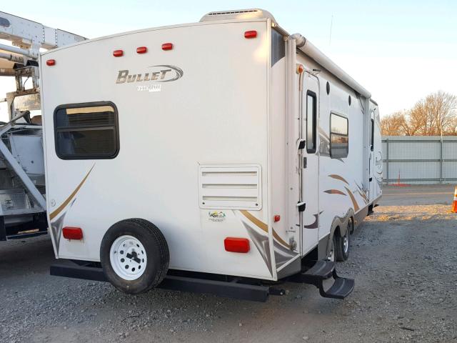 4YDT25025BD421145 - 2011 KEYSTONE BULLET WHITE photo 4