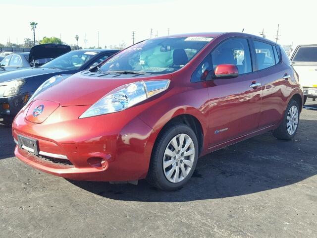 1N4AZ0CP3DC410336 - 2013 NISSAN LEAF S RED photo 2