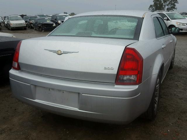 2C3KA43R16H152014 - 2006 CHRYSLER 300 SILVER photo 4