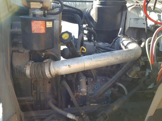 1FDXK74C4RVA42897 - 1994 FORD F700 F WHITE photo 7