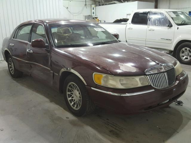 1LNHM82W5YY938687 - 2000 LINCOLN TOWN CAR S BURGUNDY photo 1