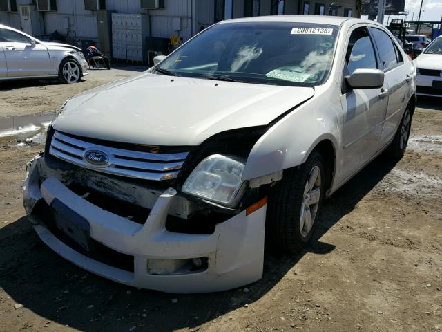 3FAHP07198R211664 - 2008 FORD FUSION SE WHITE photo 2