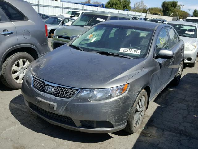 KNAFU4A28D5737734 - 2013 KIA FORTE EX GRAY photo 2