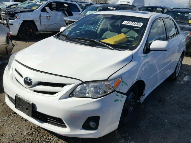 2T1BU4EE2CC805422 - 2012 TOYOTA COROLLA BA WHITE photo 2