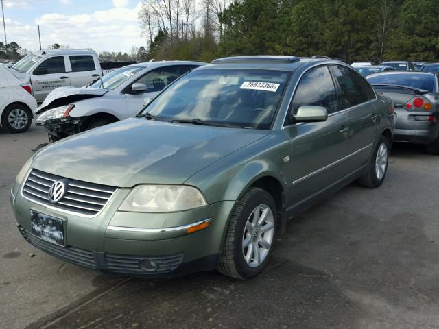 WVWPD63BX4P091472 - 2004 VOLKSWAGEN PASSAT GLS GREEN photo 2