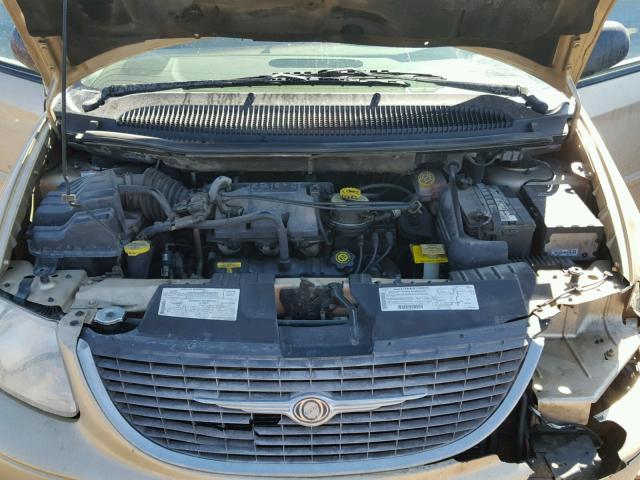 2C4GP44G51R164568 - 2001 CHRYSLER TOWN & COU GOLD photo 7