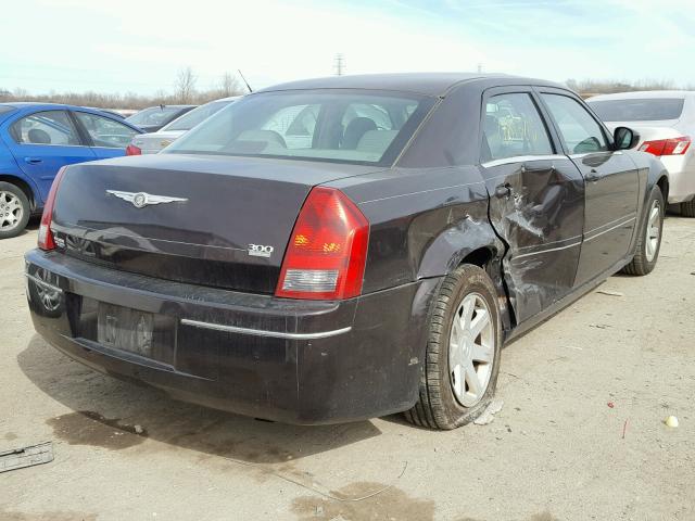 2C3JA53G75H505533 - 2005 CHRYSLER 300 TOURIN MAROON photo 4