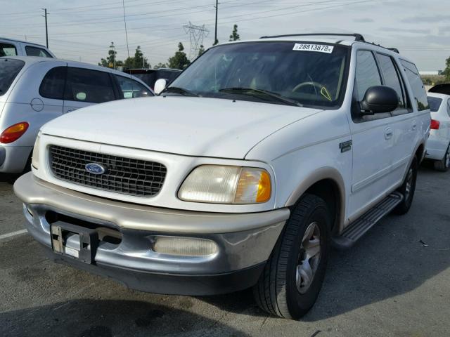 1FMRU17L3WLA64943 - 1998 FORD EXPEDITION WHITE photo 2