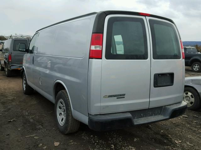 1GCSGAFX1E1113956 - 2014 CHEVROLET EXPRESS G1 WHITE photo 3