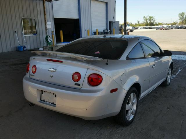 1G1AL18F687319845 - 2008 CHEVROLET COBALT LT SILVER photo 4