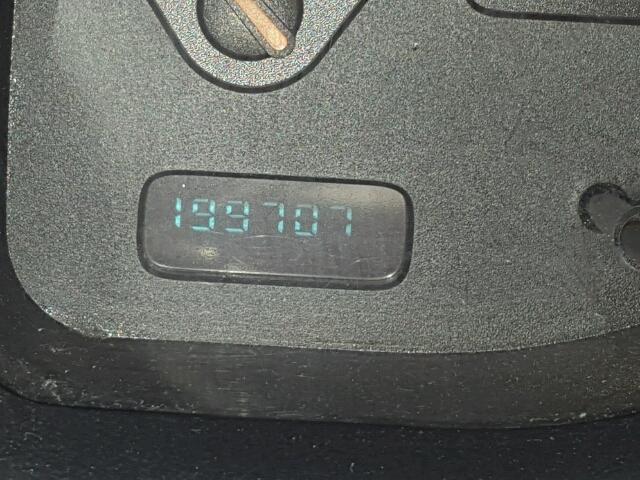 1B4HS28N01F536709 - 2001 DODGE DURANGO MAROON photo 8