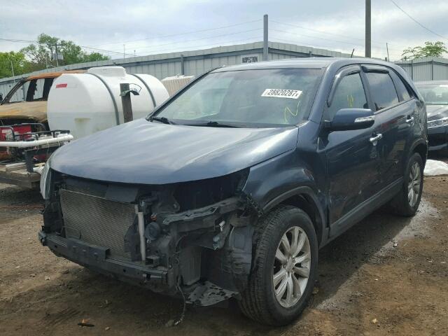 5XYKU4A20BG001831 - 2011 KIA SORENTO EX Mavi foto 2