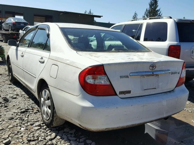 4T1BE32K12U045580 - 2002 TOYOTA CAMRY LE WHITE photo 3