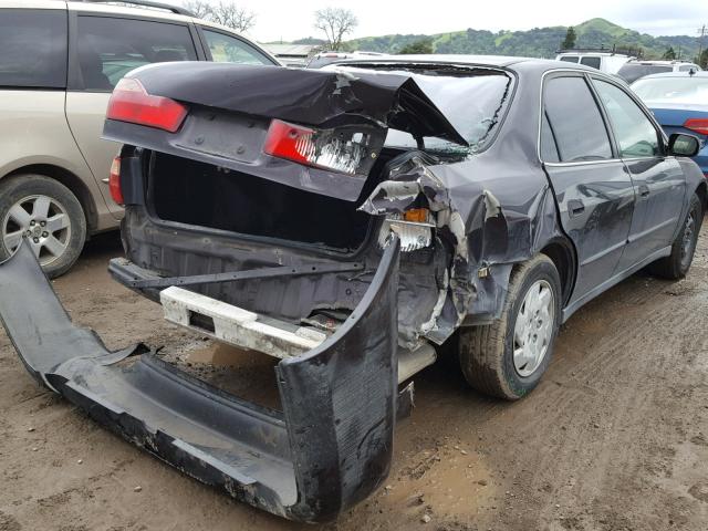 1HGCG1646WA005751 - 1998 HONDA ACCORD LX PURPLE photo 4