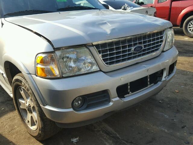 1FMZU75W63ZA47224 - 2003 FORD EXPLORER L SILVER photo 9