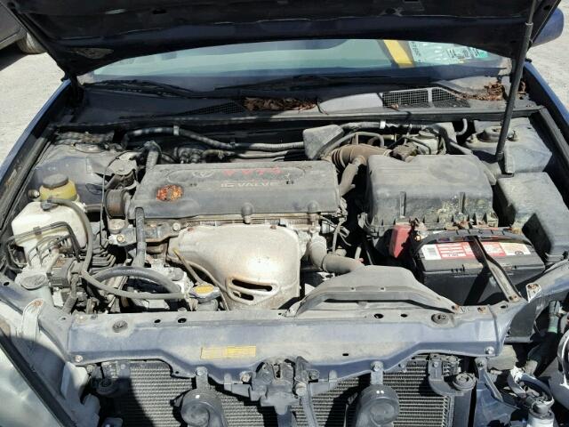 4T1BE32K12U537171 - 2002 TOYOTA CAMRY LE BLUE photo 7