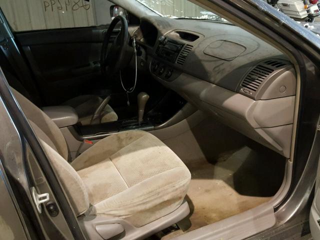 4T1BE32K22U518600 - 2002 TOYOTA CAMRY LE GRAY photo 5