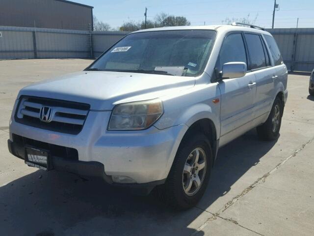 5FNYF28786B006136 - 2006 HONDA PILOT EX SILVER photo 2