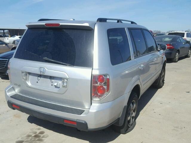 5FNYF28786B006136 - 2006 HONDA PILOT EX SILVER photo 4