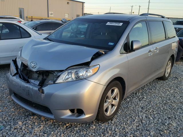 5TDKK3DC2FS636871 - 2015 TOYOTA SIENNA LE GRAY photo 2