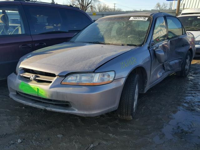 1HGCG1653YA031350 - 2000 HONDA ACCORD EX SILVER photo 2