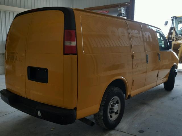 1GCZGFBA2A1119286 - 2010 CHEVROLET EXPRESS G2 YELLOW photo 4