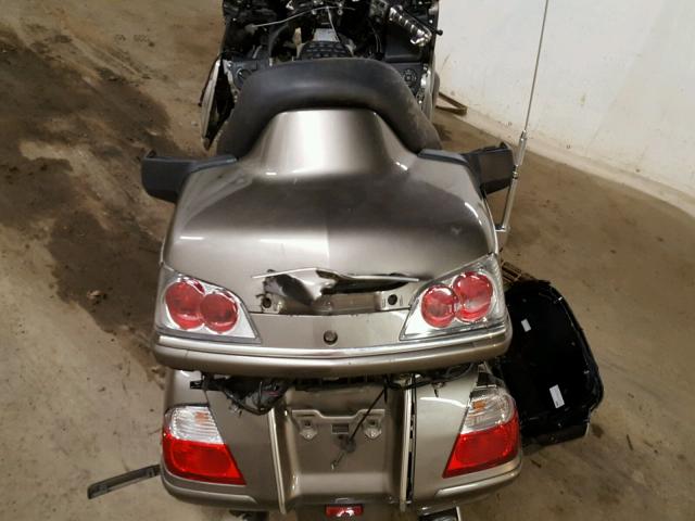 1HFSC47H28A701413 - 2008 HONDA GL1800 G GRAY photo 6