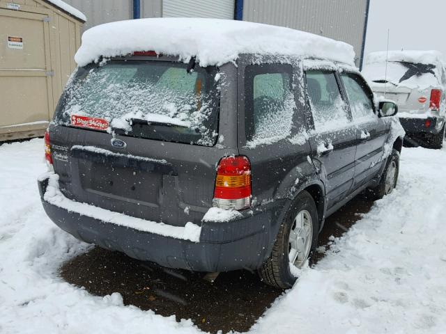 1FMYU921X4DA06335 - 2004 FORD ESCAPE XLS GRAY photo 4