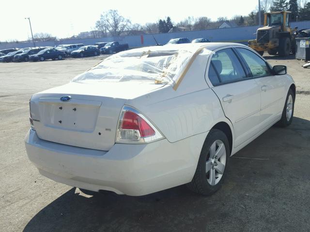 3FAHP07Z88R150281 - 2008 FORD FUSION SE WHITE photo 4