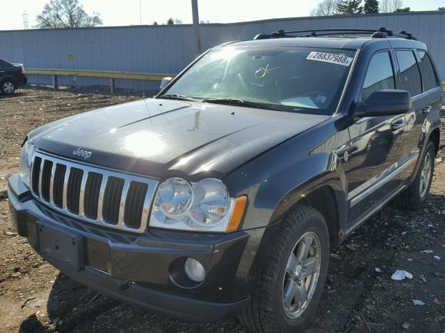 1J4HR58235C572305 - 2005 JEEP GRAND CHER BLACK photo 2