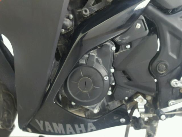 MH3RH06Y6HK016850 - 2017 YAMAHA YZFR3 BLACK photo 11