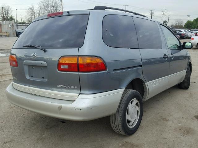 4T3ZF13C1WU053893 - 1998 TOYOTA SIENNA LE GRAY photo 4