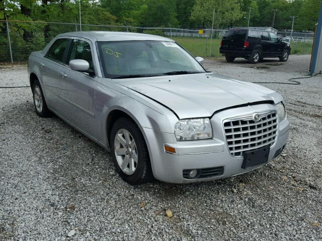 2C3KA53G57H715412 - 2007 CHRYSLER 300 TOURIN SILVER photo 1