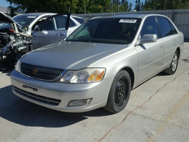 4T1BF28B8YU044093 - 2000 TOYOTA AVALON XL SILVER photo 2