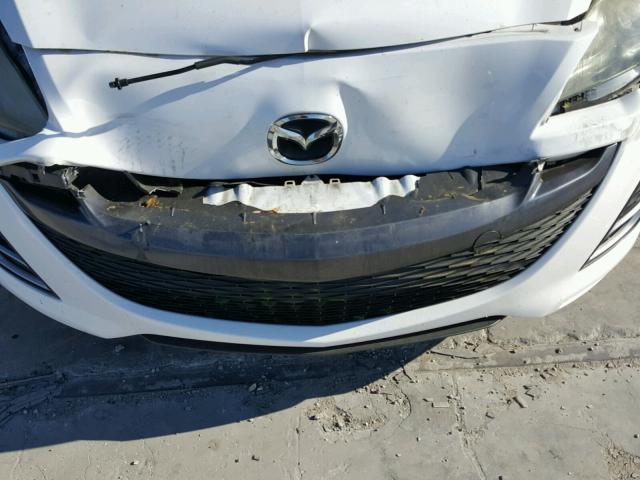 JM1BL1K52B1394404 - 2011 MAZDA 3 S WHITE photo 9