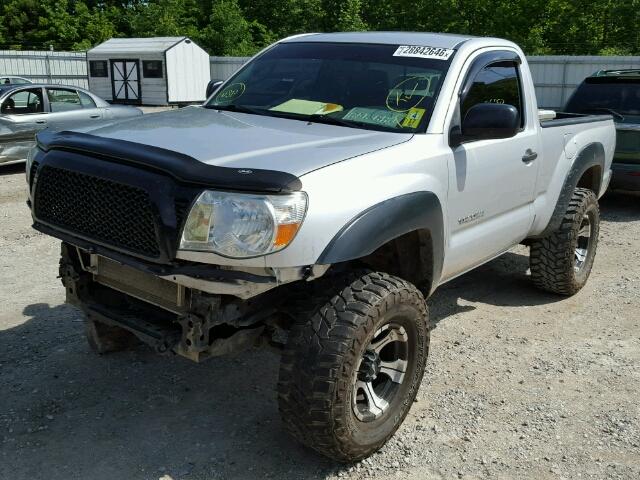 5TEPX4EN1AZ705347 - 2010 TOYOTA TACOMA SILVER photo 2