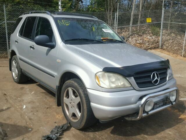 4JGAB54E3XA137242 - 1999 MERCEDES-BENZ ML 320 SILVER photo 1