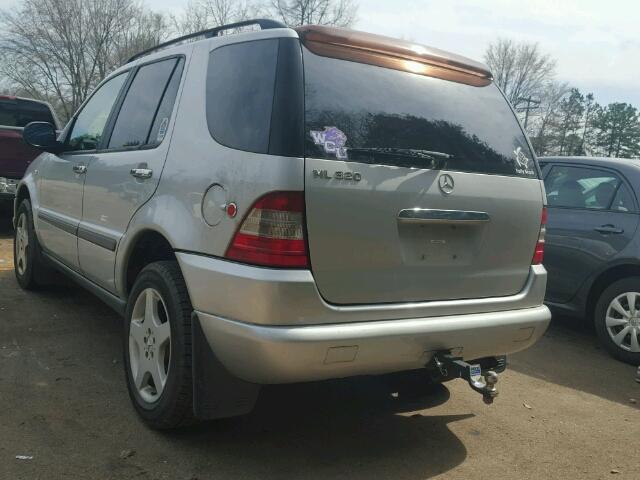 4JGAB54E3XA137242 - 1999 MERCEDES-BENZ ML 320 SILVER photo 3