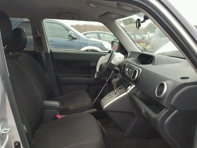 JTLZE4FE3A1100984 - 2010 TOYOTA SCION XB 银色 照片 5