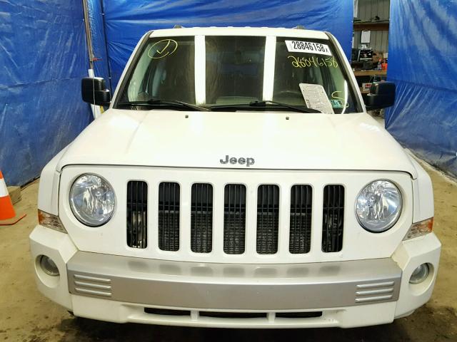 1J8FF48W78D517477 - 2008 JEEP PATRIOT LI WHITE photo 9