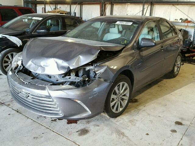 4T1BF1FK1GU520891 - 2016 TOYOTA CAMRY LE GRAY photo 2